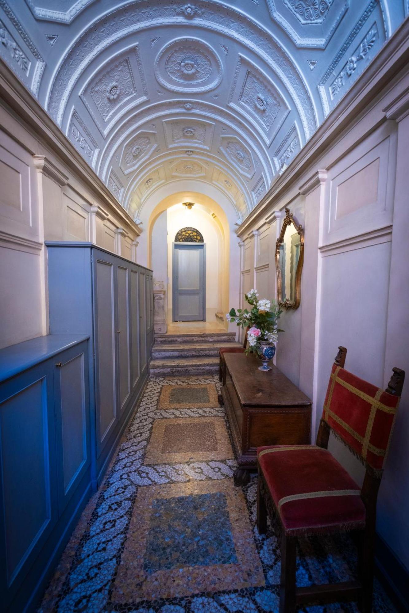 LivinRome Barberini Apt Luaran gambar
